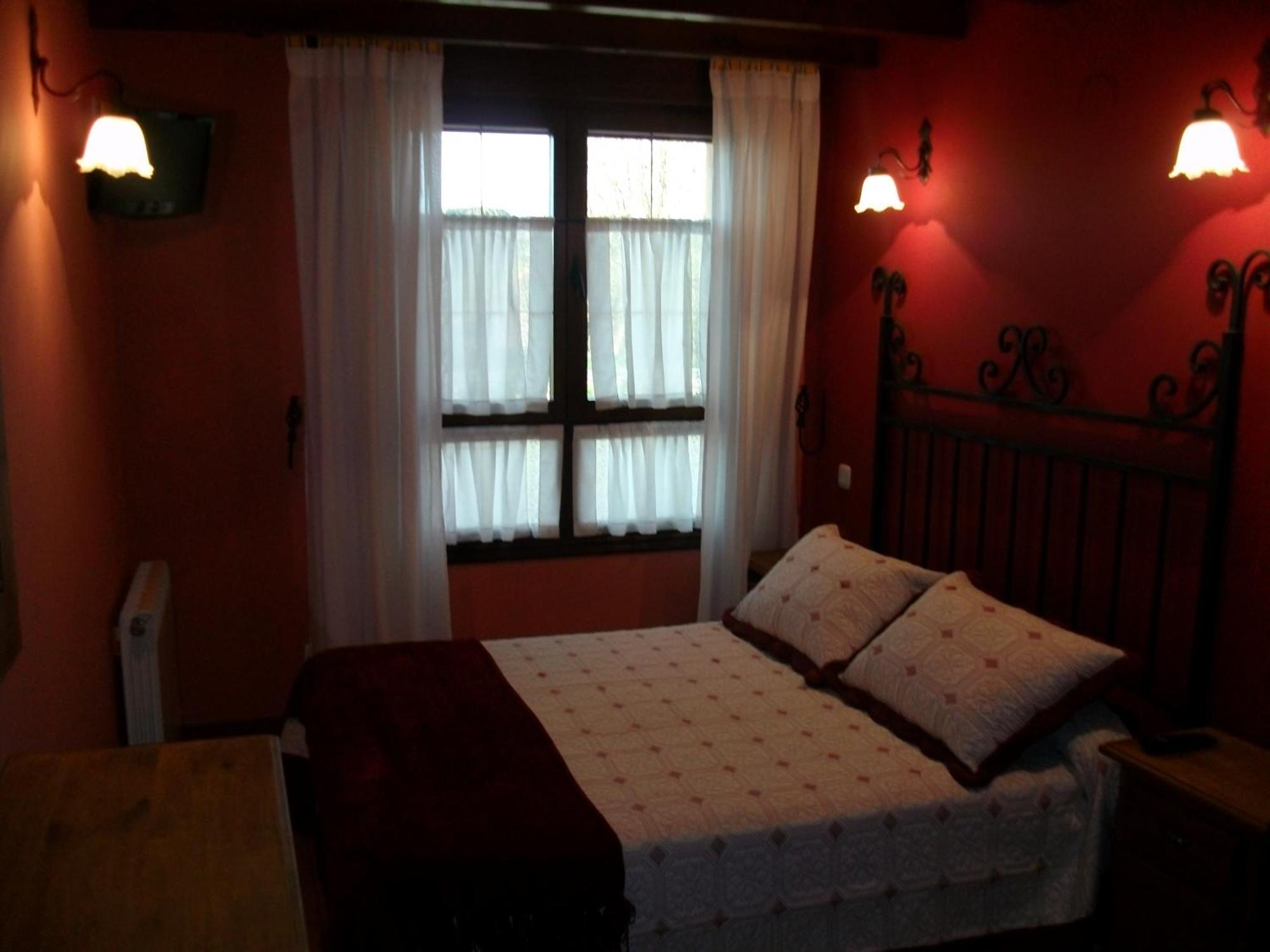 Отель Casa De Labranza Ria De Castellanos Арнуэро Экстерьер фото